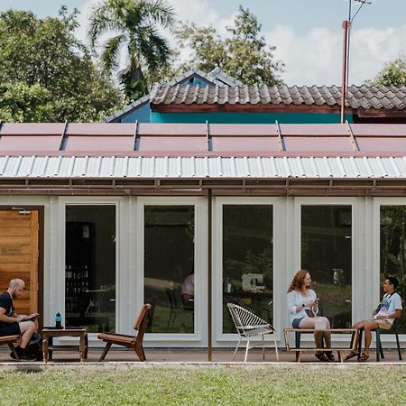 The Yard Hostel Chiang Mai Zewnętrze zdjęcie